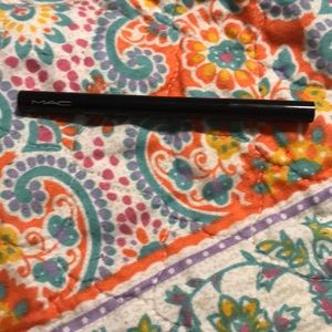 Mac liquid liner